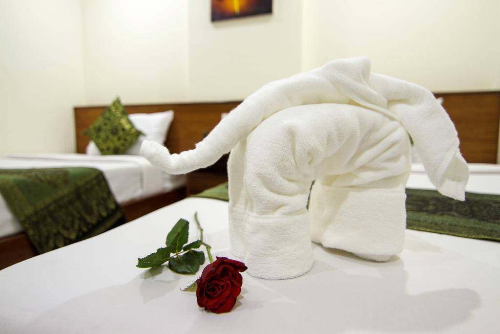 Rose Emerald Hotel Phnom Penh Exterior foto