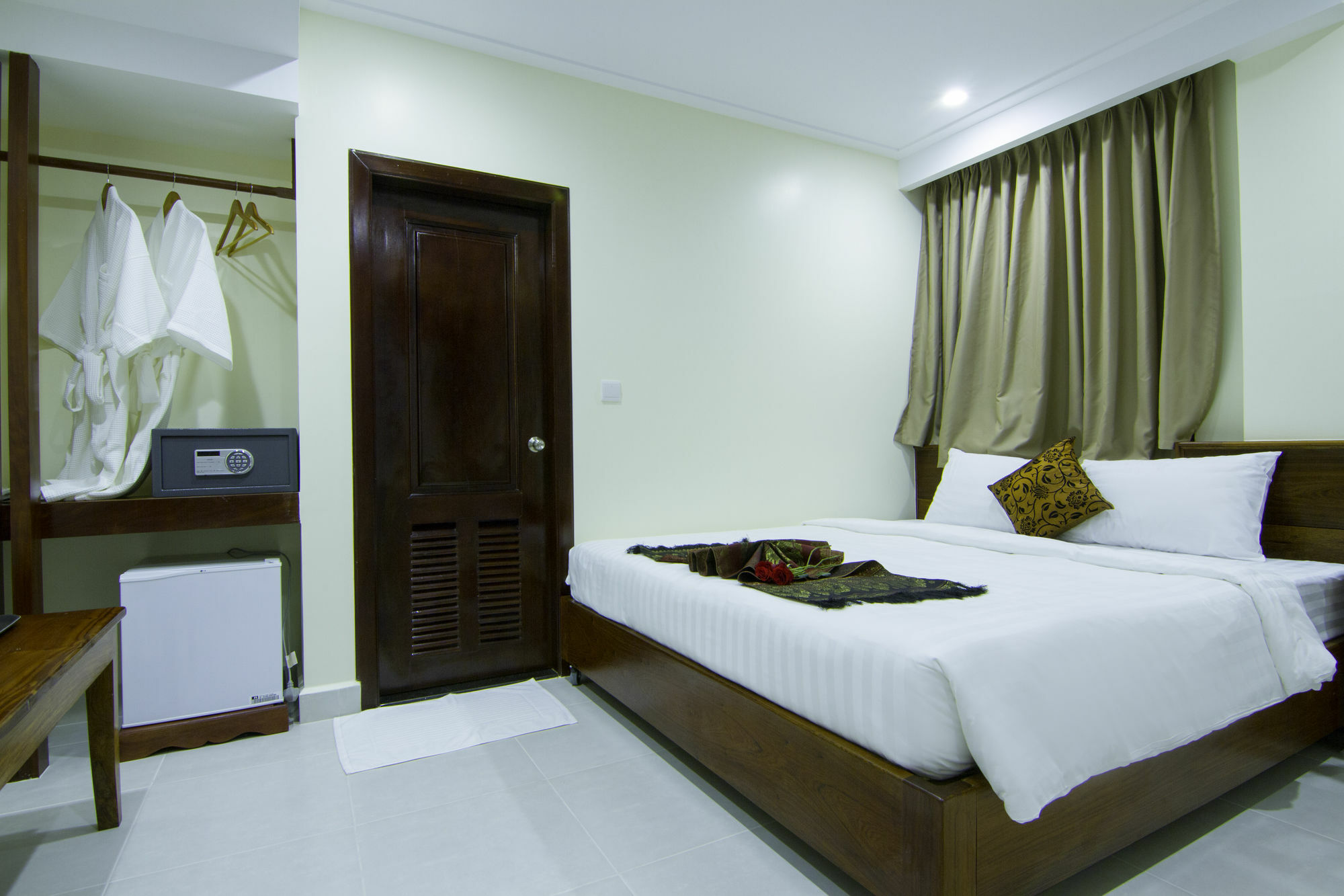 Rose Emerald Hotel Phnom Penh Exterior foto