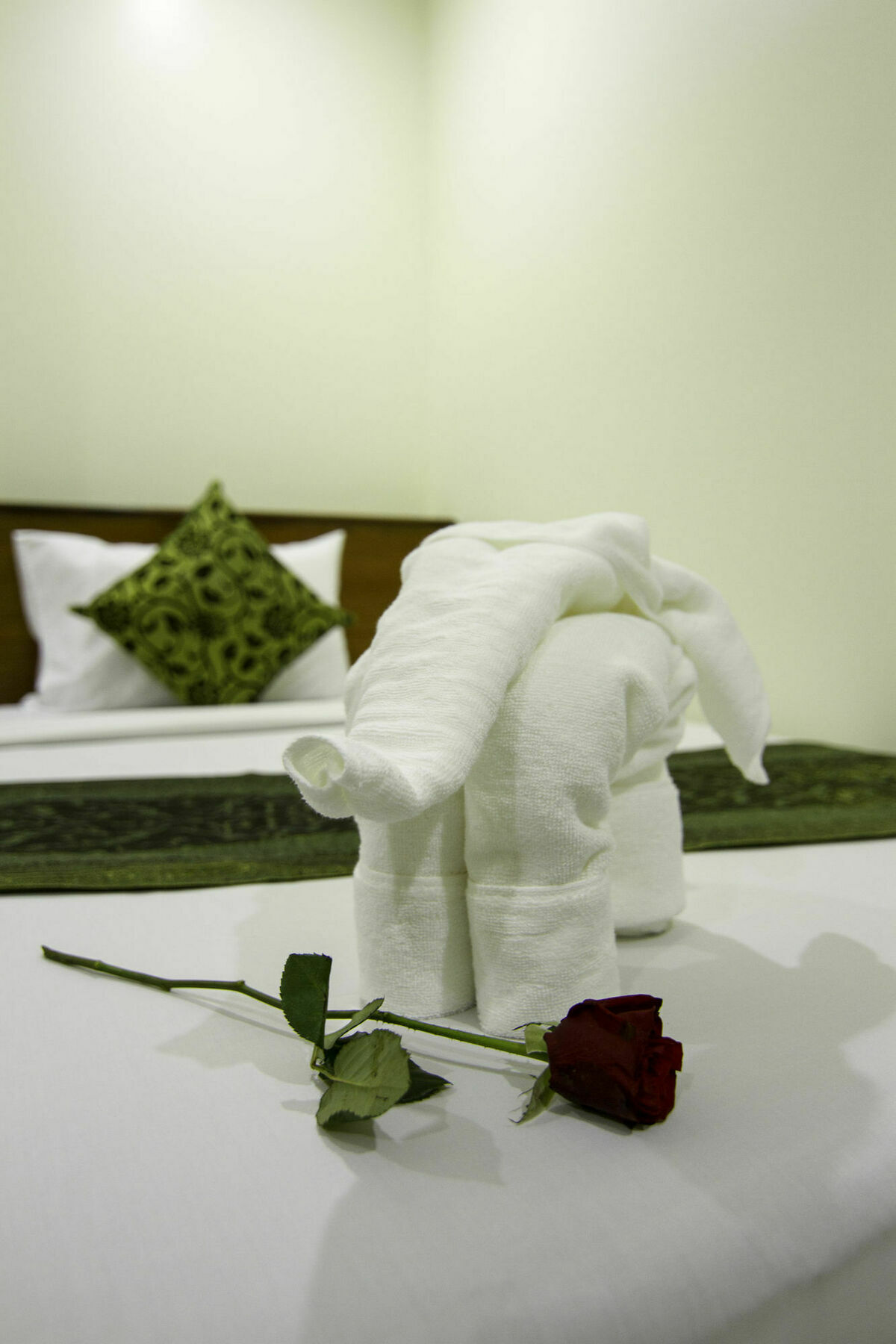 Rose Emerald Hotel Phnom Penh Exterior foto