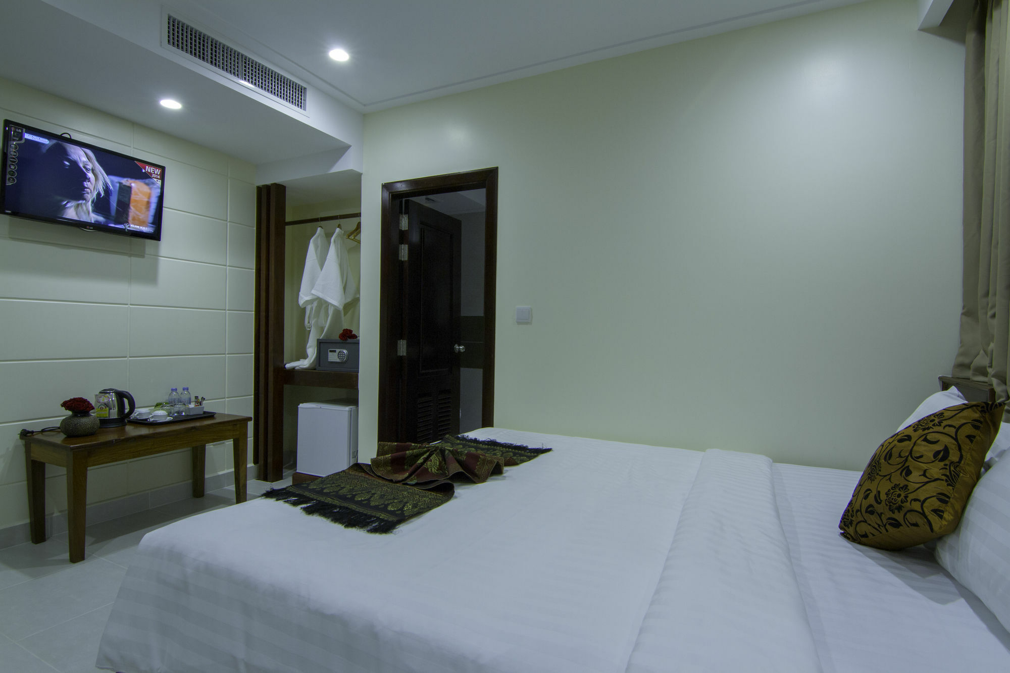 Rose Emerald Hotel Phnom Penh Exterior foto