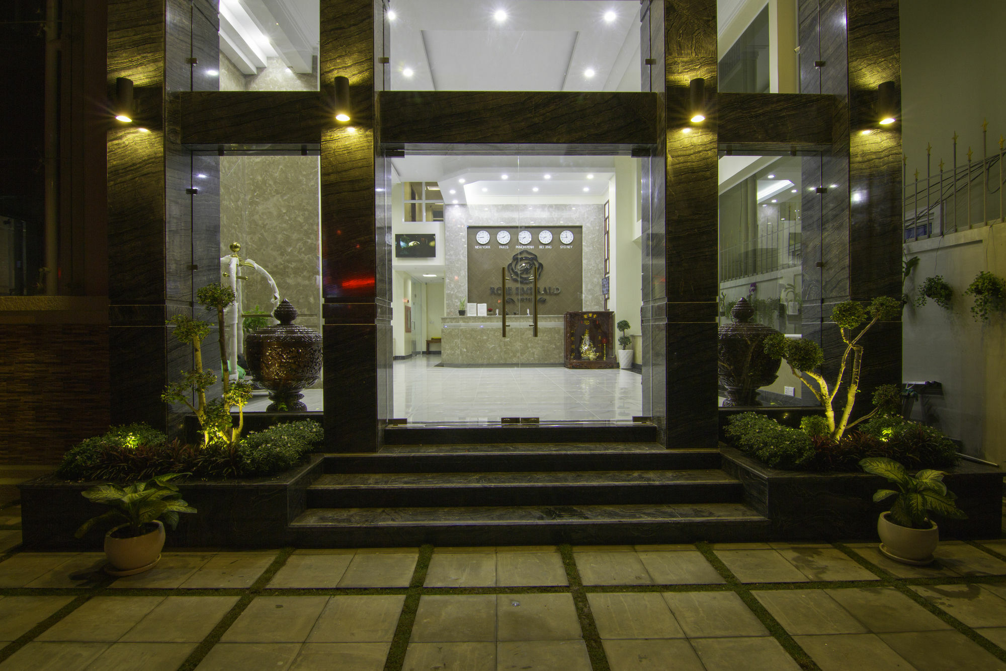 Rose Emerald Hotel Phnom Penh Exterior foto