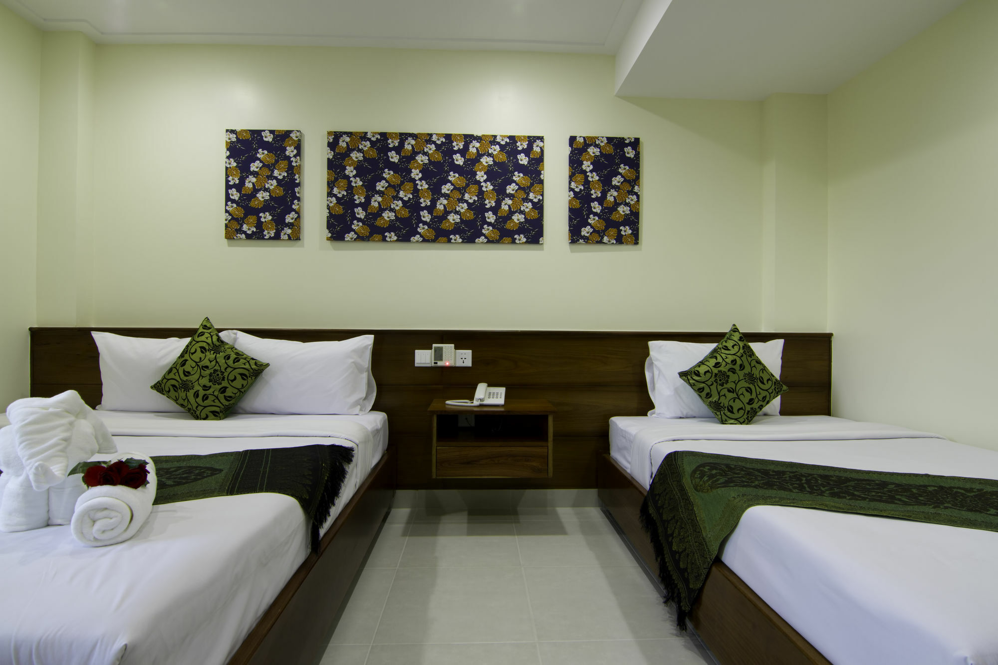 Rose Emerald Hotel Phnom Penh Exterior foto