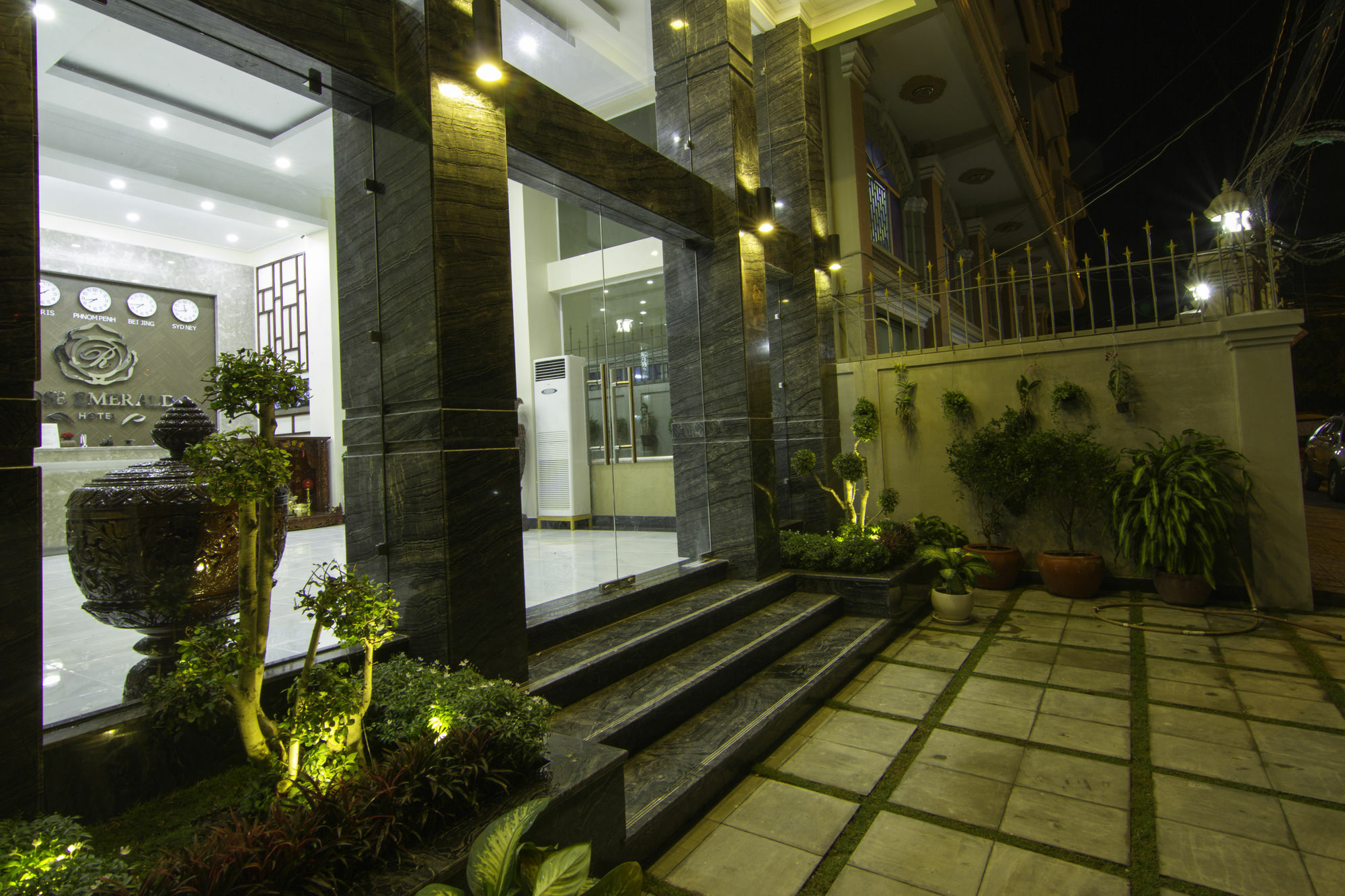 Rose Emerald Hotel Phnom Penh Exterior foto